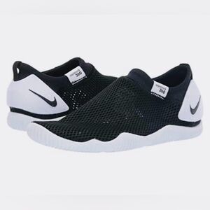 Nike Aqua Sock 360 (GS) Sz 4 Y or women’s 5.5 
lightweight slip on water shoe